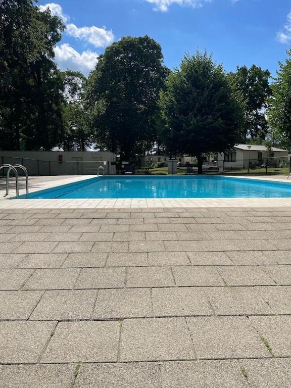 Freistehendes Ferienhaus Am See Naehe Roermond Heel Екстериор снимка