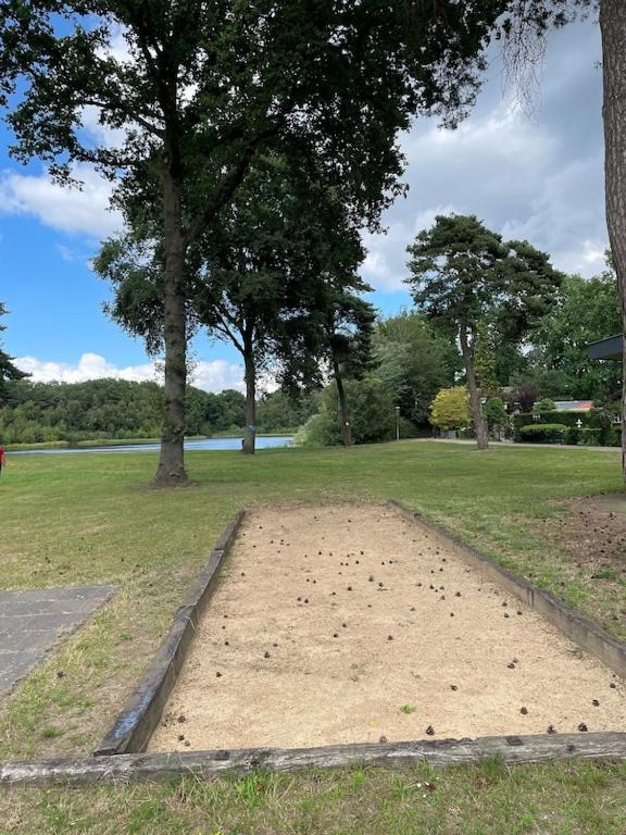 Freistehendes Ferienhaus Am See Naehe Roermond Heel Екстериор снимка
