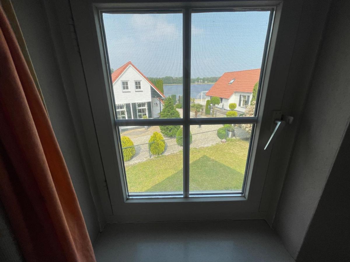 Freistehendes Ferienhaus Am See Naehe Roermond Heel Екстериор снимка