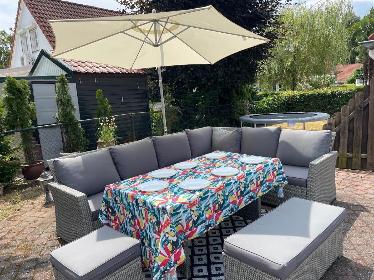 Freistehendes Ferienhaus Am See Naehe Roermond Heel Екстериор снимка