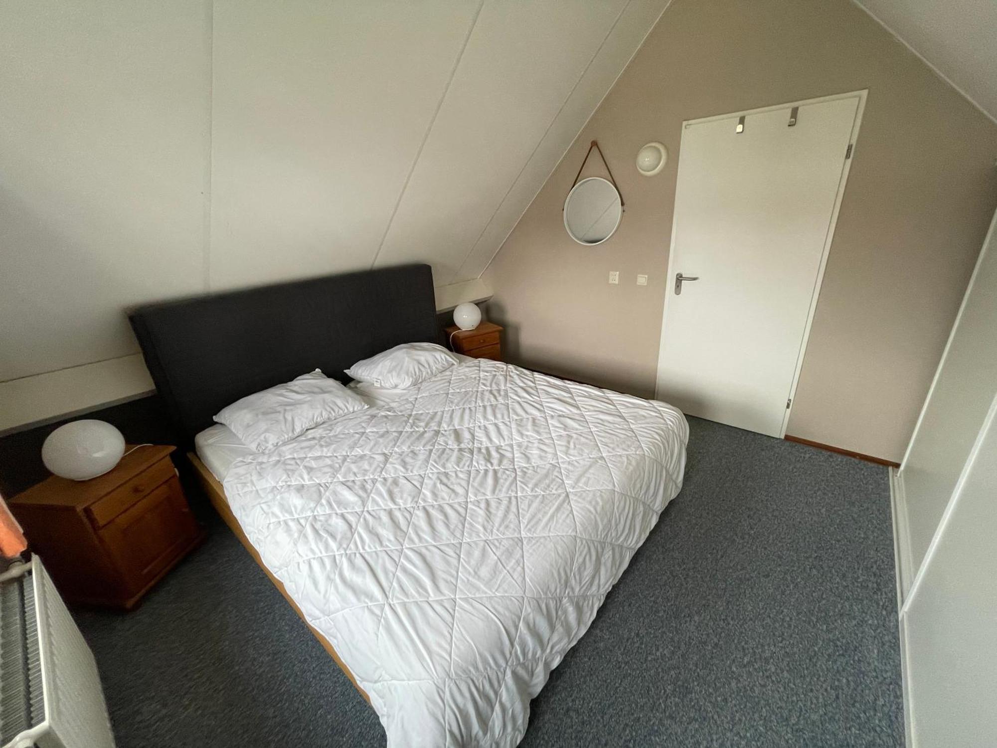 Freistehendes Ferienhaus Am See Naehe Roermond Heel Екстериор снимка